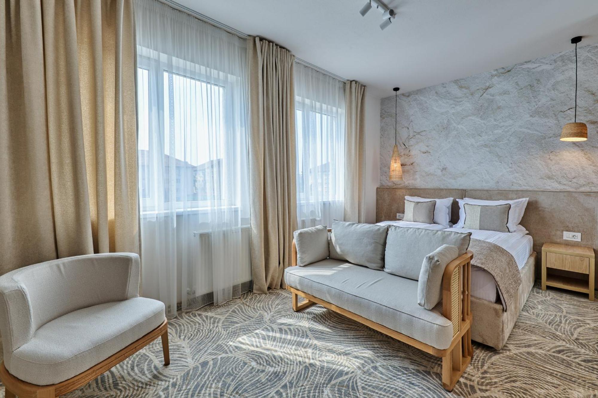 Hotel Serenity Timişoara Extérieur photo