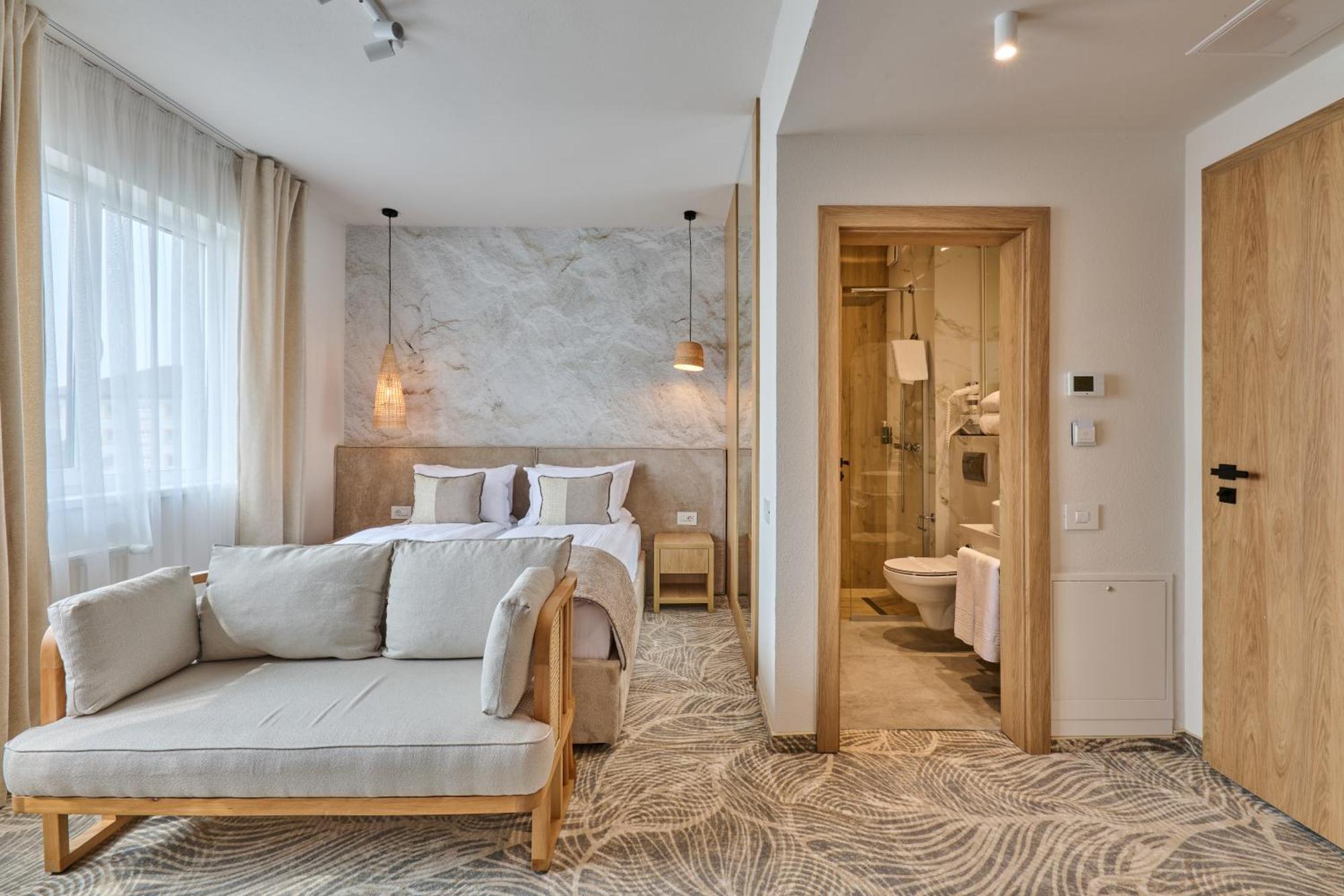 Hotel Serenity Timişoara Extérieur photo