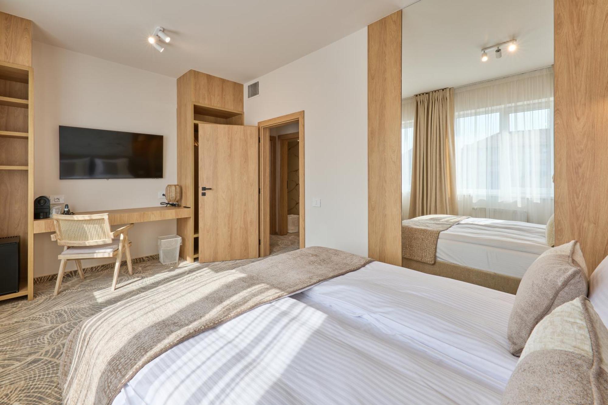Hotel Serenity Timişoara Extérieur photo