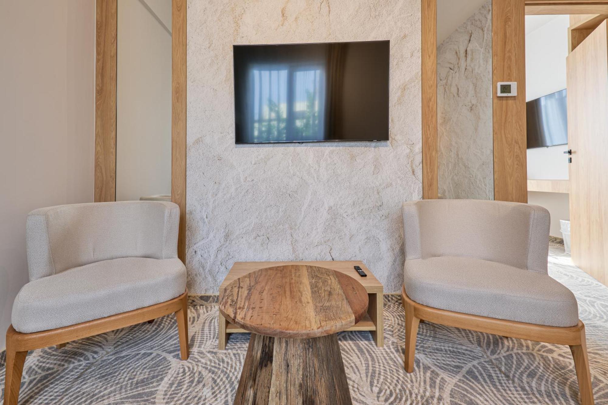 Hotel Serenity Timişoara Extérieur photo