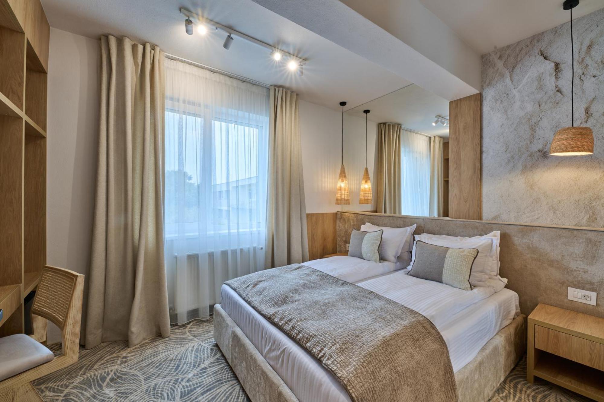 Hotel Serenity Timişoara Extérieur photo