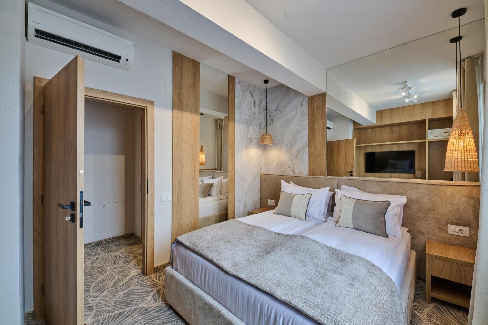 Hotel Serenity Timişoara Extérieur photo