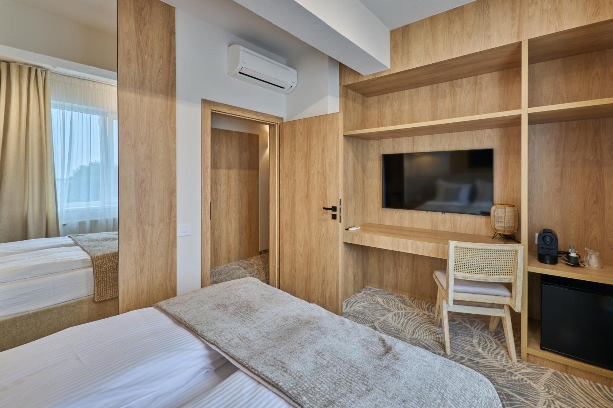 Hotel Serenity Timişoara Extérieur photo