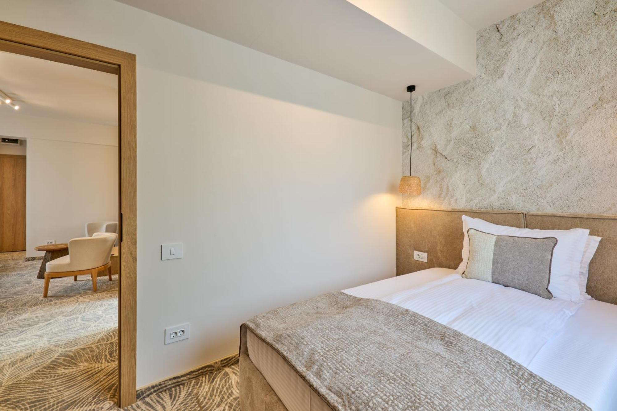 Hotel Serenity Timişoara Extérieur photo