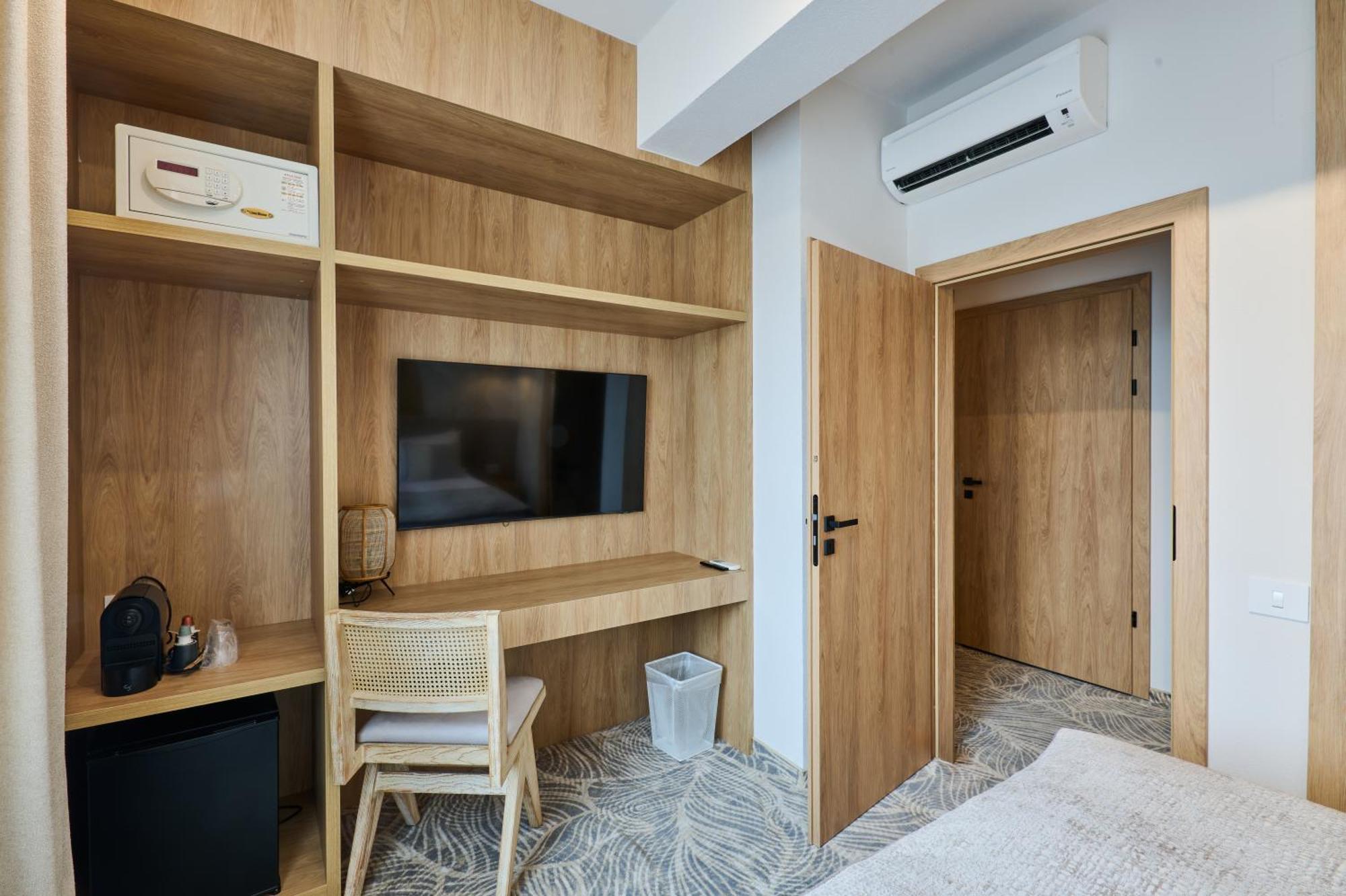 Hotel Serenity Timişoara Extérieur photo