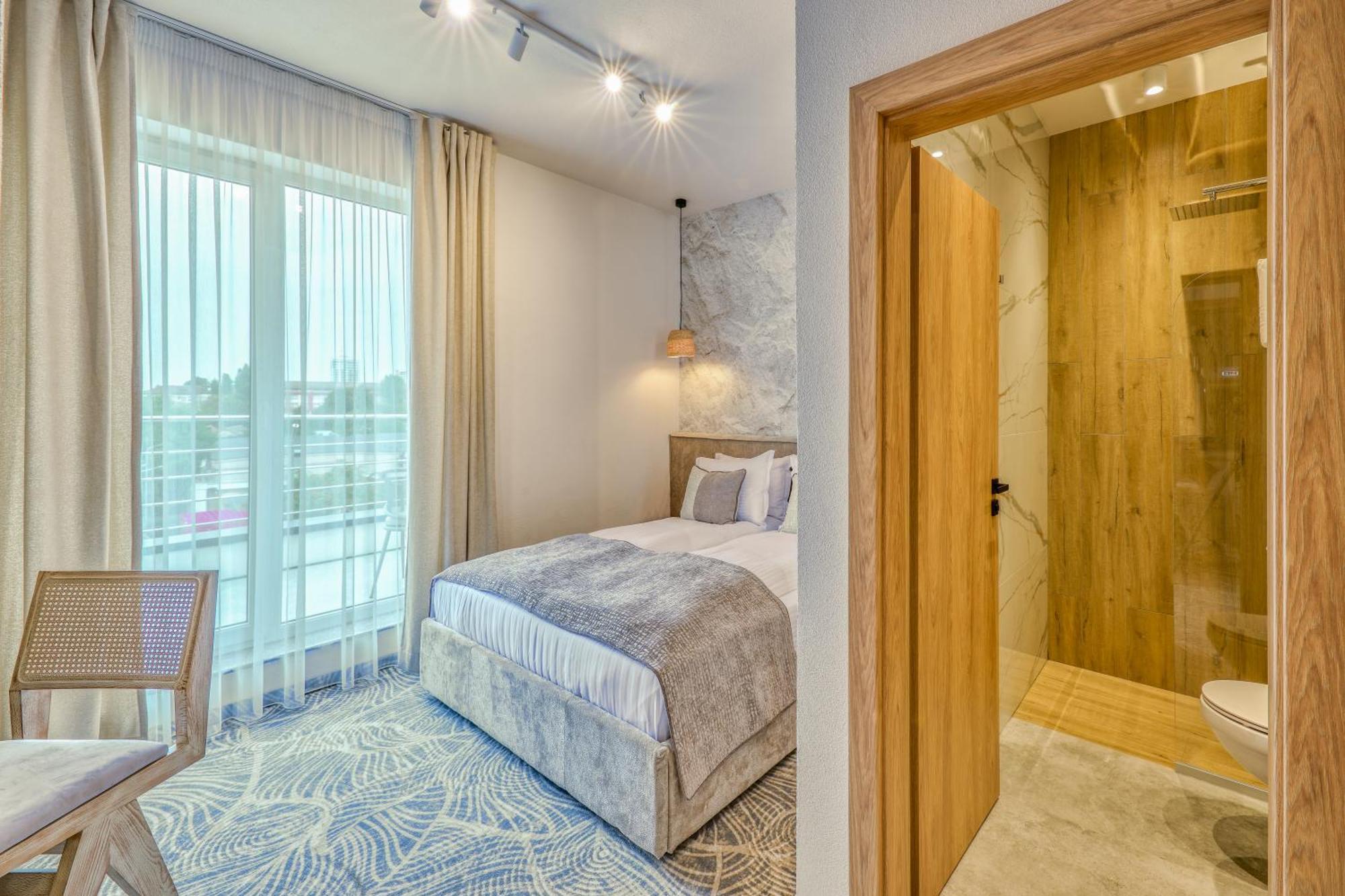 Hotel Serenity Timişoara Extérieur photo